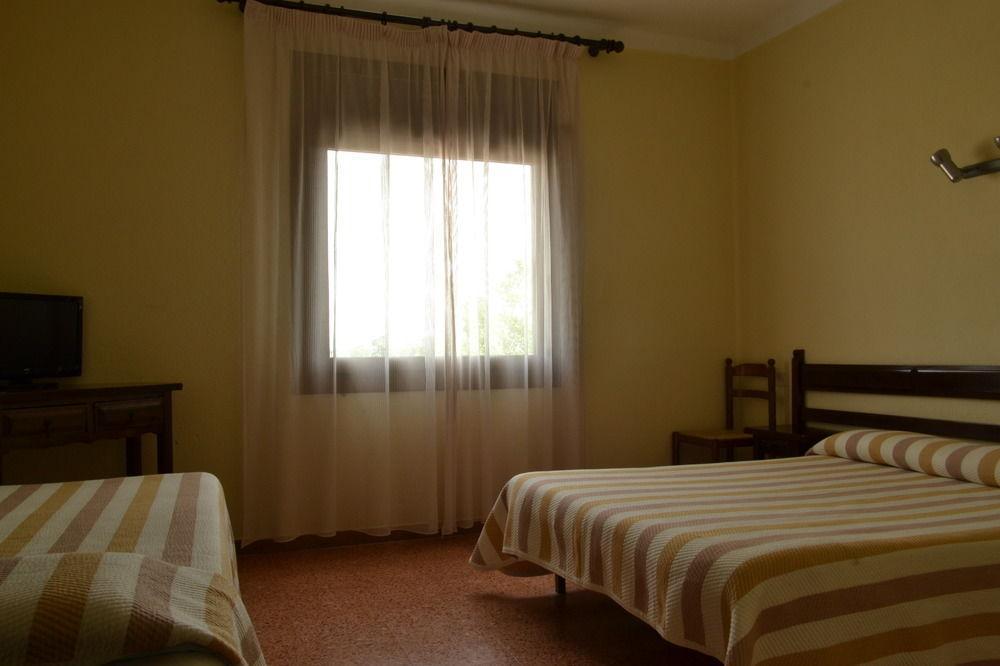 Hostal L'Esplai Viladamat Exterior photo